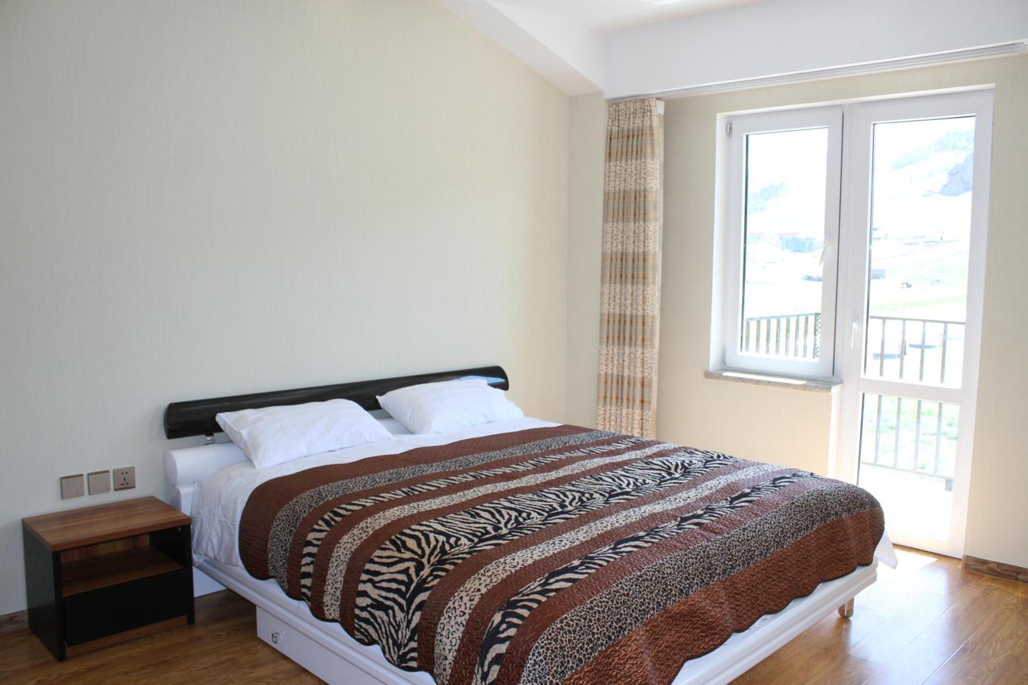 Takhi Resort Terelj Yoliin Hural Buitenkant foto