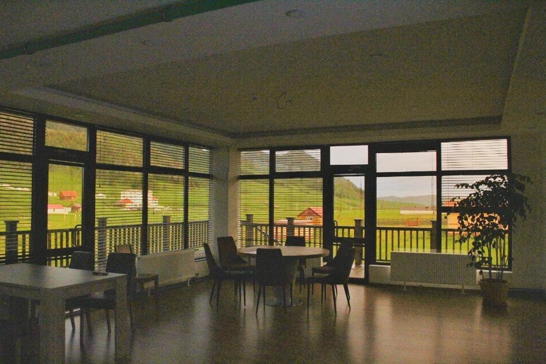 Takhi Resort Terelj Yoliin Hural Buitenkant foto
