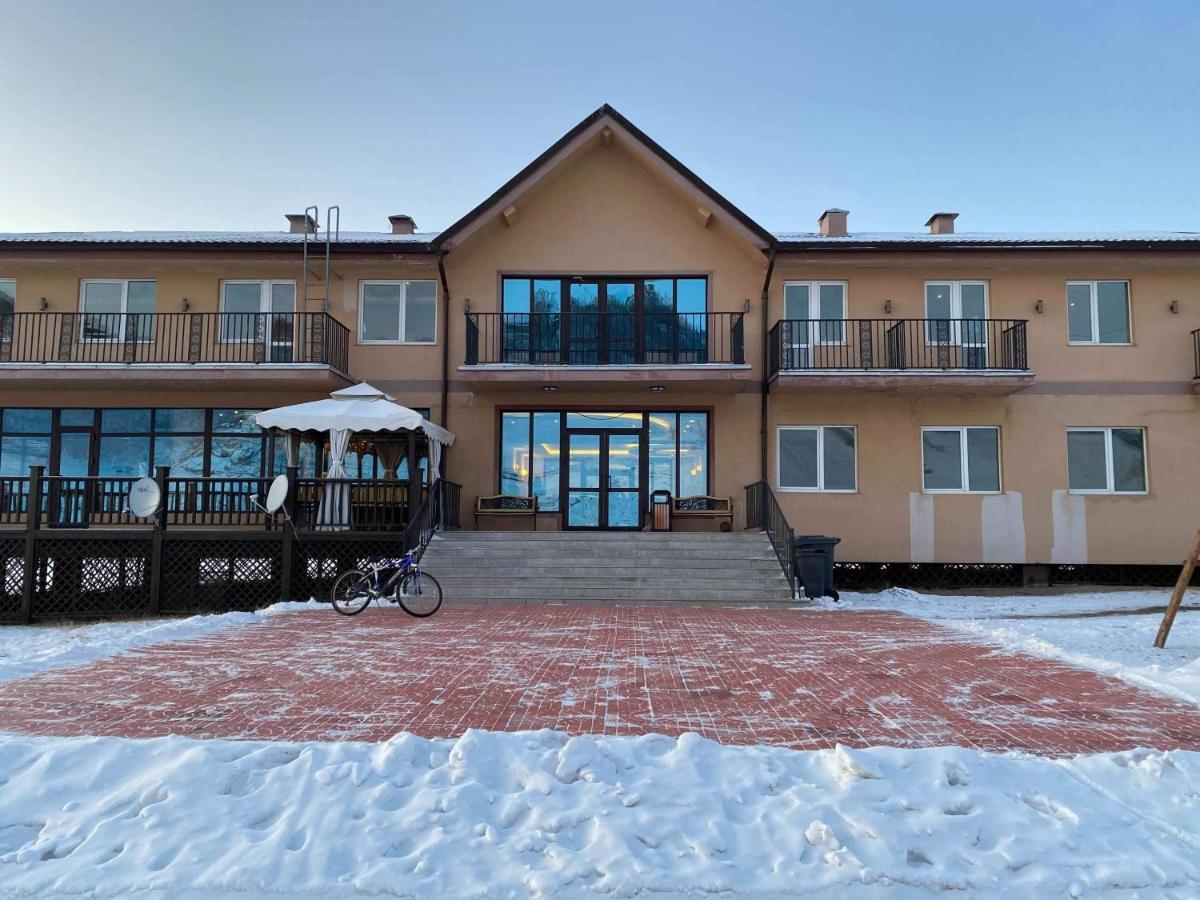 Takhi Resort Terelj Yoliin Hural Buitenkant foto